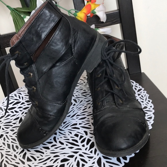 Black Ankle Boots - Picture 1 of 5